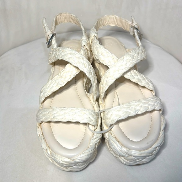 NWOT no box. Marc Fisher Genie Platform Sandals Shoes Women’s Size 9.5. Cream. - Picture 2 of 5